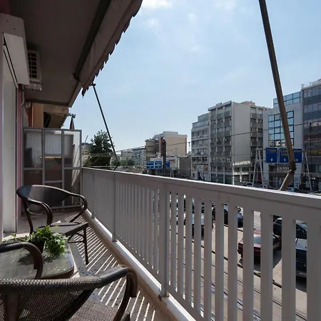 Apartment Newly Renovated 2 Bedroom Apartment, 5min To Metro Athens