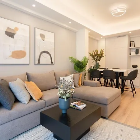Apartment Newly Renovated 2 Bedroom Apartment, 5min To Metro *