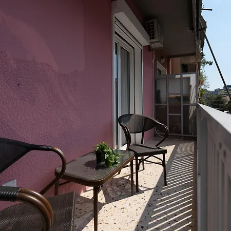 Newly Renovated 2 Bedroom Apartment, 5min To Metro Apartment Athens