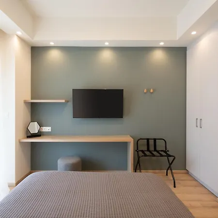 Newly Renovated 2 Bedroom Apartment, 5min To Metro Apartment Athens