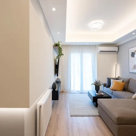 Newly Renovated 2 Bedroom Apartment, 5min To Metro Apartment Athens