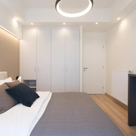 Newly Renovated 2 Bedroom Apartment, 5min To Metro * Athens