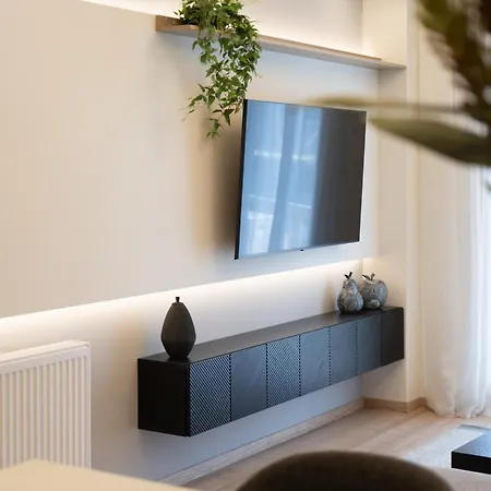 Newly Renovated 2 Bedroom Apartment, 5min To Metro Apartment Athens