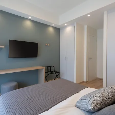 Apartment Newly Renovated 2 Bedroom Apartment, 5min To Metro Athens