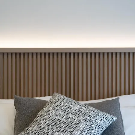 Newly Renovated 2 Bedroom Apartment, 5min To Metro Αθήνα